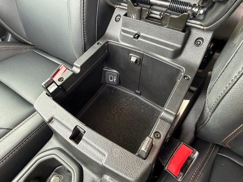 Used 2024 Jeep Wrangler Unlimited Sahara w/ Technology Group image 28