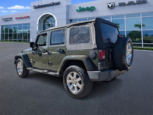 Used 2015 Jeep Wrangler Unlimited Sahara w/ Connectivity Group image 5