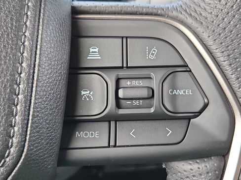 Used 2025 Toyota Tundra Limited image 23