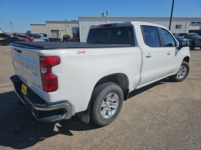 Used 2022 Chevrolet Silverado 1500 LT AWD/4WD image 5