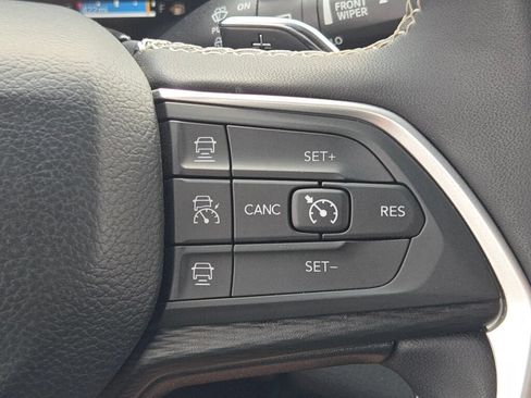 Used 2024 Jeep Grand Cherokee Altitude AWD/4WD image 36