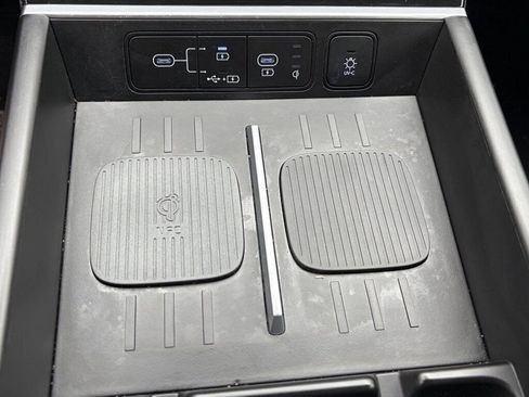 Used 2024 Hyundai Santa Fe Limited image 17