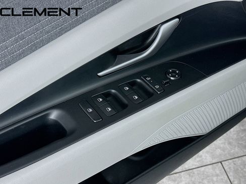Certified 2024 Hyundai Elantra Limited FWD image 28