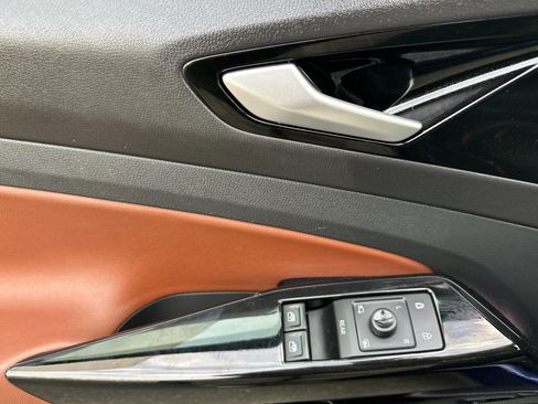 Used 2022 Volkswagen ID.4 Pro S image 11