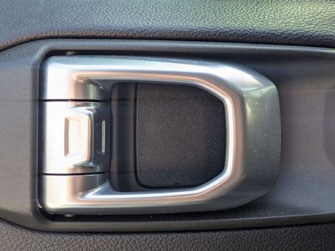 Used 2018 Jeep Wrangler Unlimited Rubicon image 12