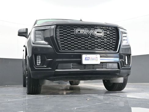Used 2021 GMC Yukon XL Denali w/ Denali Premium Package image 47