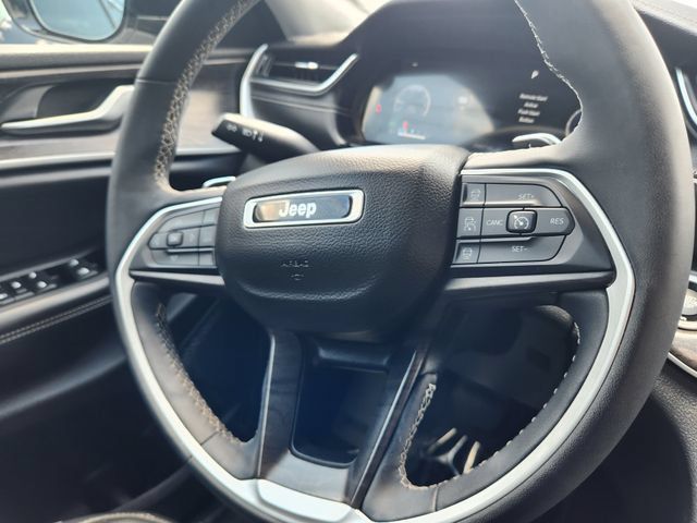 Used 2023 Jeep Grand Cherokee L Limited w/ Luxury Tech Group II AWD/4WD image 19