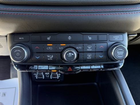 Used 2025 Dodge Durango GT image 21