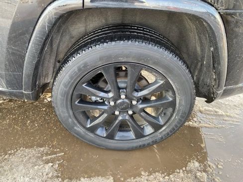 Used 2019 Jeep Grand Cherokee Altitude image 13