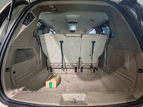 Used 2014 Chrysler Town & Country Touring-L w/ Driver Convenience Group image 35