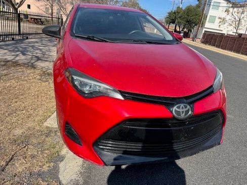 Used 2018 Toyota Corolla LE image 6