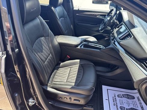 Used 2023 Buick Enclave Avenir w/ Avenir Technology Package AWD/4WD image 19