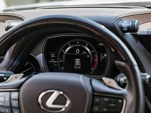 Used 2019 Lexus LS 500 w/ Interior Upgrade Package RWD image 24