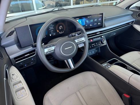 Used 2025 Hyundai Sonata SEL FWD image 3