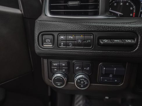 Used 2021 GMC Yukon XL Denali w/ Denali Ultimate Package image 21