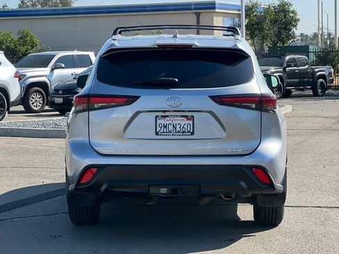 Certified 2024 Toyota Highlander XLE AWD/4WD image 6