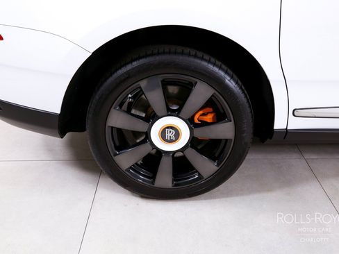 Certified 2020 Rolls-Royce Cullinan AWD/4WD image 42