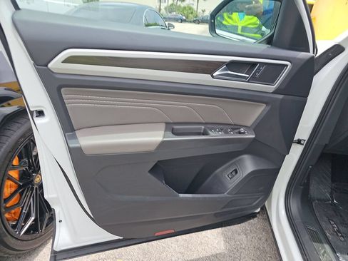 Used 2023 Volkswagen Atlas SE FWD image 15