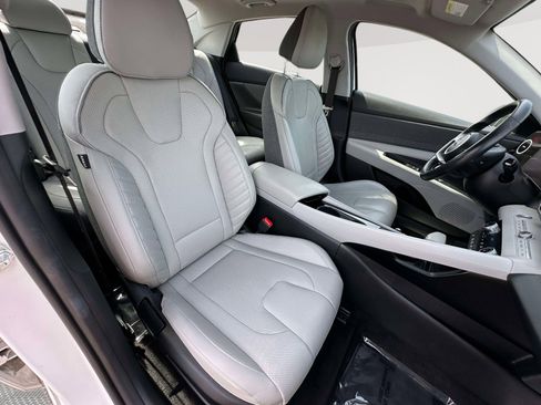 Used 2023 Hyundai Elantra Limited w/ Preferred Accessory Package FWD image 27