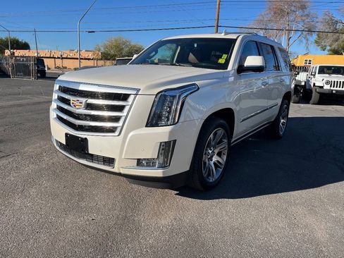 Used 2015 Cadillac Escalade Premium image 11