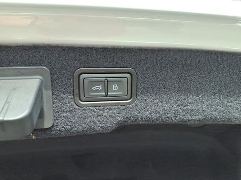 Used 2020 Audi S8 L AWD/4WD image 29