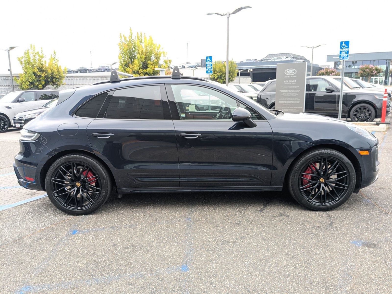 Used 2022 Porsche Macan GTS AWD/4WD image 4