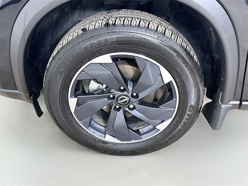 Used 2024 Nissan Rogue SV image 29