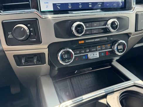Used 2022 Ford F350 Lariat w/ Lariat Ultimate Package AWD/4WD image 18