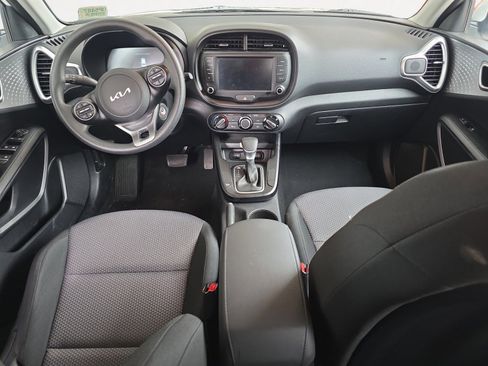 Certified 2025 Kia Soul LX image 2