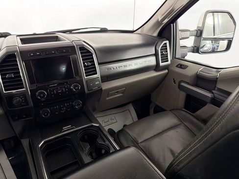 Used 2017 Ford F450 XLT w/ XLT Premium Package image 23