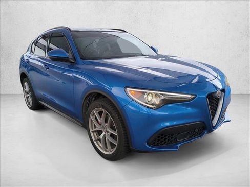Used 2018 Alfa Romeo Stelvio Ti Sport image 3