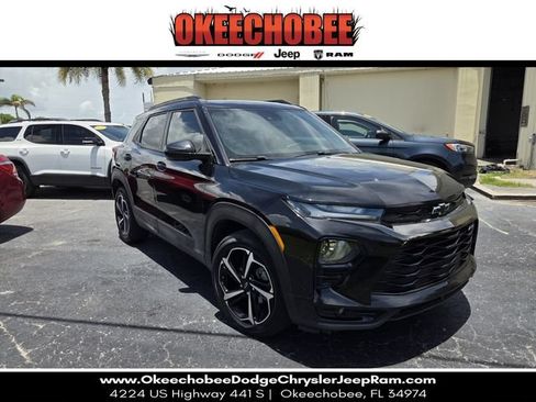 Used 2021 Chevrolet TrailBlazer RS FWD image 1