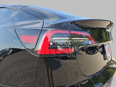 Used 2023 Tesla Model 3 Standard Range RWD image 33