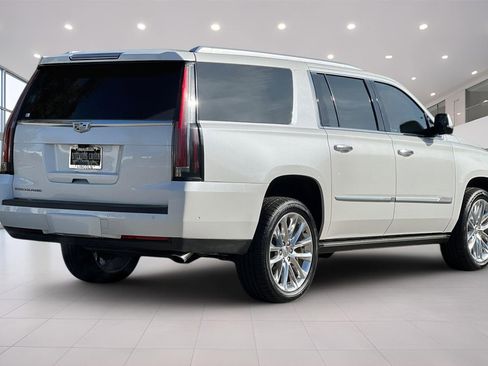 Used 2019 Cadillac Escalade ESV Platinum AWD/4WD image 4