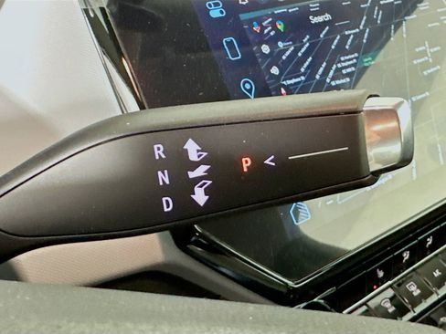 New 2027 Chevrolet Bolt LT w/ Comfort Package FWD image 18