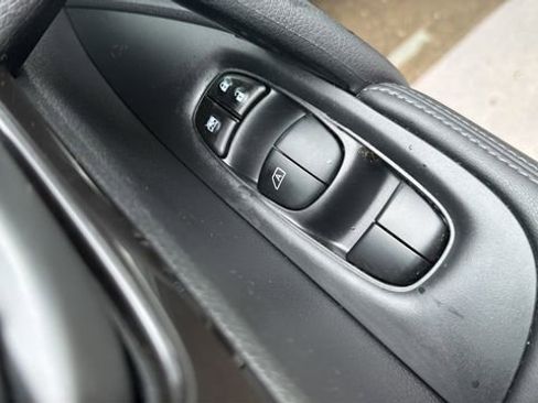 Used 2020 Nissan Rogue S AWD/4WD image 13