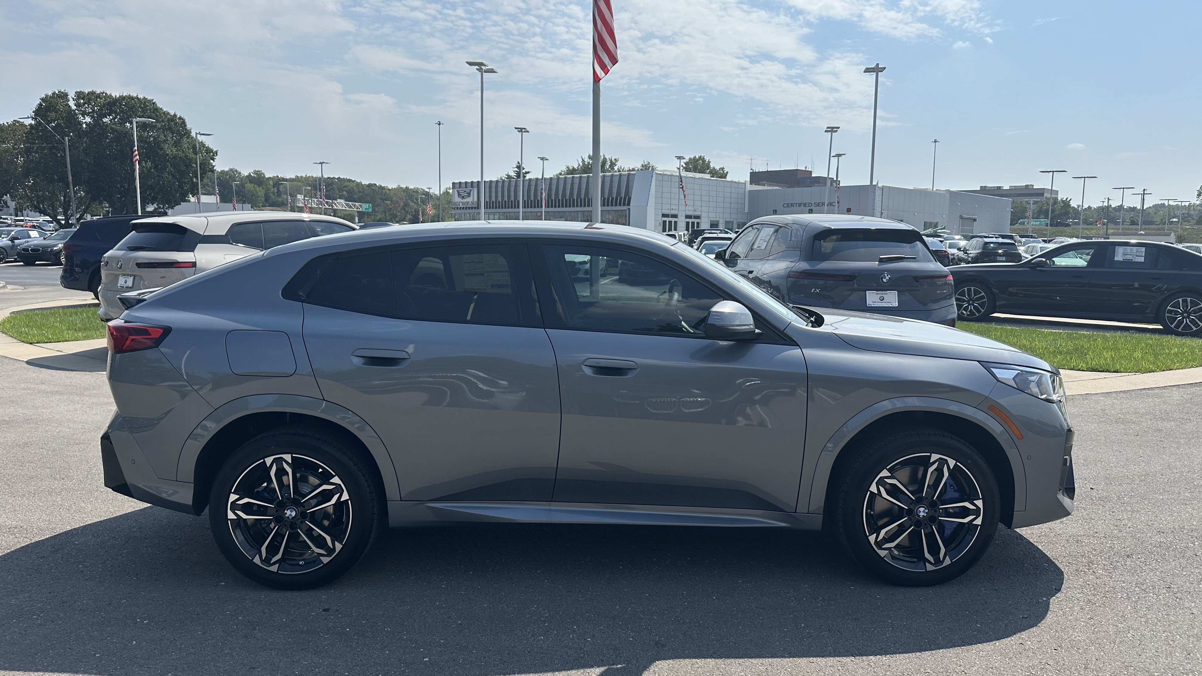 Used 2026 BMW X2 xDrive28i w/ Technology Package AWD/4WD image 11