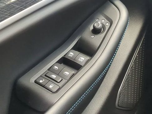 Certified 2025 Jeep Grand Cherokee Trailhawk w/ Advanced Protech Group II AWD/4WD image 28