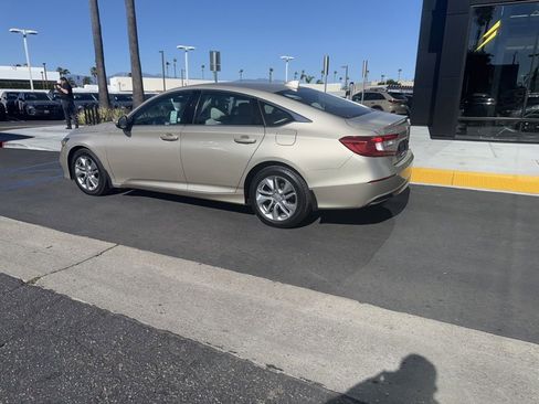 Used 2019 Honda Accord LX image 10
