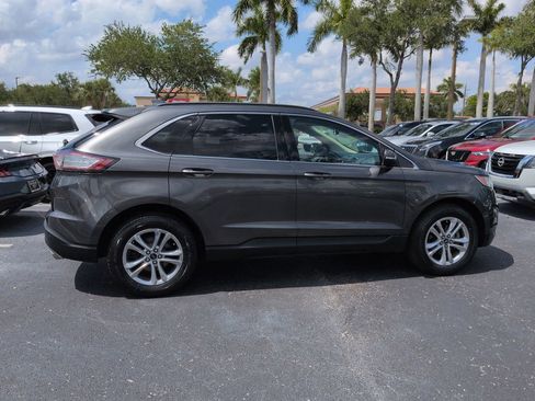 Used 2018 Ford Edge SEL w/ Equipment Group 201A FWD image 3