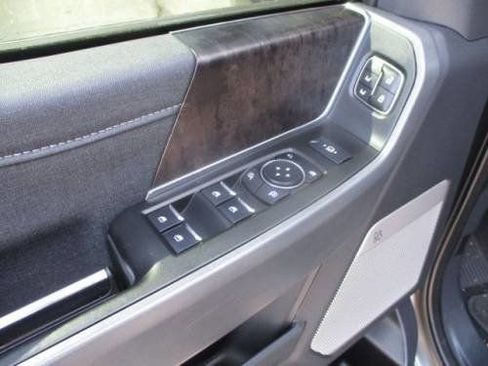 Used 2023 Ford F250 Lariat w/ Lariat Ultimate Package image 17