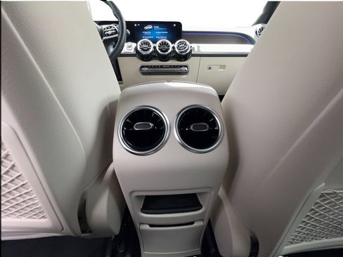 Used 2023 Mercedes-Benz EQB 250+ image 32