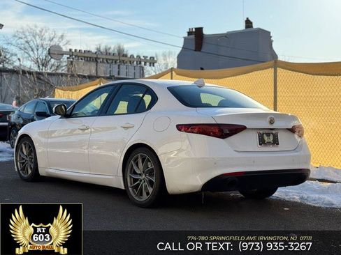 Used 2023 Alfa Romeo Giulia Sprint image 4