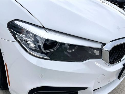 Used 2019 BMW 530e w/ M Sport Package image 27