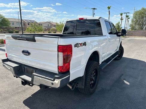 Used 2019 Ford F250 Lariat w/ Lariat Ultimate Package AWD/4WD image 2