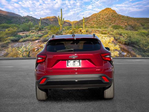 Used 2024 Chevrolet Trax RS FWD image 9