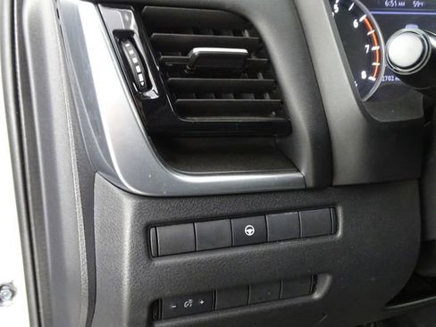 Used 2022 Nissan Rogue SV image 16