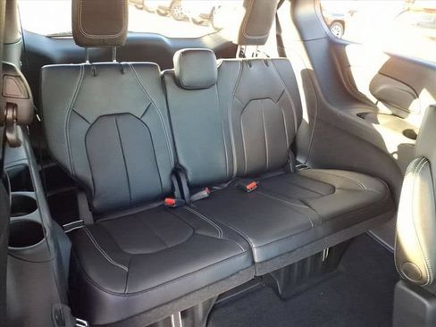 New 2026 Chrysler Pacifica Select AWD/4WD image 6