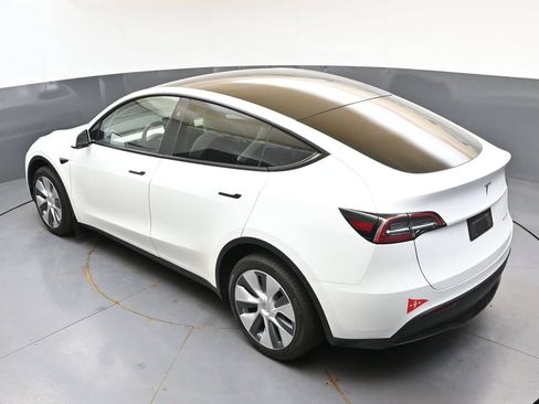 Used 2023 Tesla Model Y Long Range AWD/4WD image 32