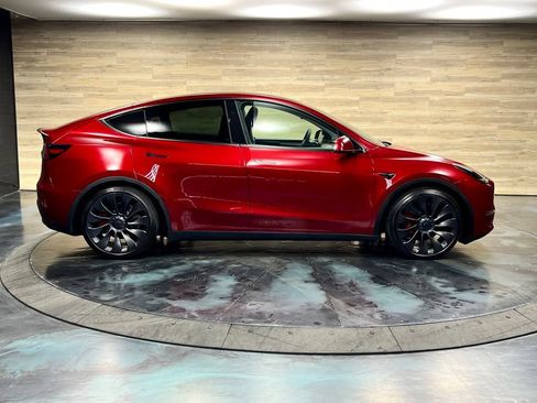 Used 2024 Tesla Model Y Performance AWD/4WD image 22